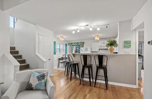 Surfside Beach House | 201D Jenns Bay Retreat
