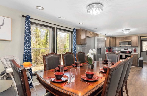 Mount Holly House | “27 Craftsman” – Remodeled Private Country Retreat Near Downtown Mt. Holly