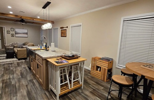 Seneca House | 3 Bedroom/2 Full Bath House in Seneca, SC. 4 miles from Clemson Campus!