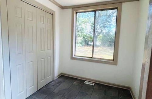 Greenville House | 3-bedroom - 2 mi to DT Greenville - fenced yard