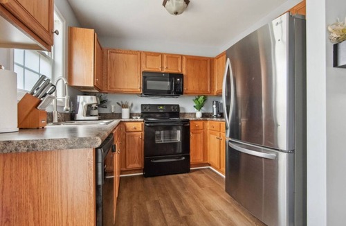 Richlands House | 3-bedroom beauty/a few minutes from the Jacksonville airport is waiting for you!