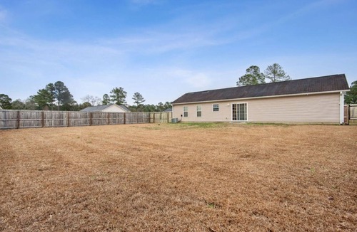 Richlands House | 3-bedroom beauty/a few minutes from the Jacksonville airport is waiting for you!