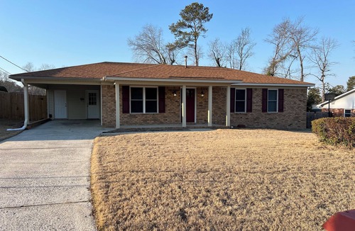 Martinez House | 3-bedroom house in lovely Martinez with cool AC and charm: Master’s Ready!