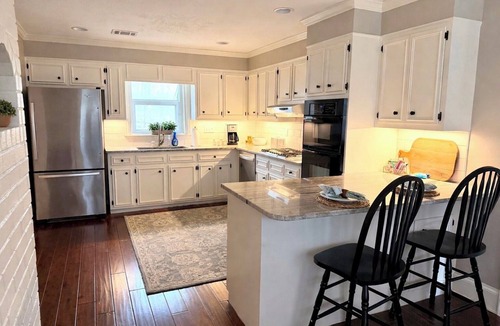 Martinez House | 3-bedroom house in Martinez.3.5 miles from the Masters!