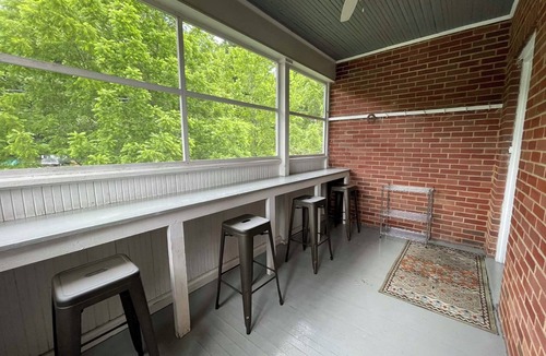 Cloverdale House | 3-bedroom house in welcoming Cloverdale