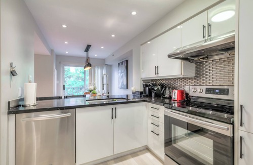 Richmond Hill House | 3-bedrooms townhome in Best Location of Richmond Hill