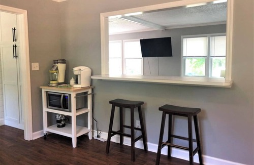 Mount Pleasant House | 3 BR House with fenced yard 5 miles to beach Pet Friendly Shipyard Park 8 miles