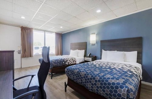Wytheville Hotel | 3 Budget Roadside Rooms w/Parking, Near Highway Junction | Ideal for Travelers