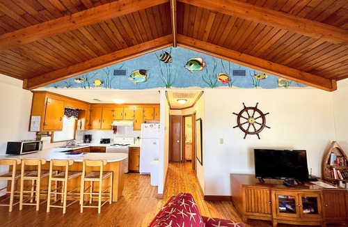 Kill Devil Hills House | 3 Minute walk to the Beach, 1 block from the beach.