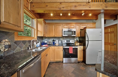 Boone Cabin | 3 Peaks Lodge - Charming Pet Friendly Cabin with great views, hot tub and pool table!