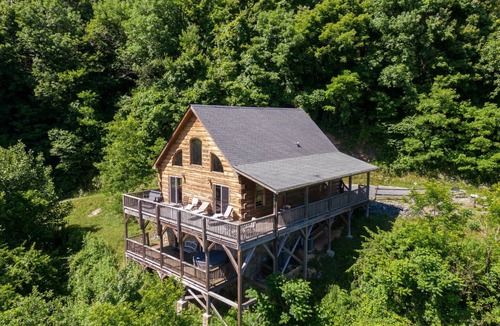 Boone Cabin | 3 Peaks Lodge - Charming Pet Friendly Cabin with great views, hot tub and pool table!