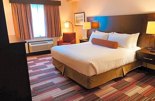 London Hotel | 3-Star Hotel ∙ Best Western Plus Stoneridge Inn & Conference Centre London Ontario