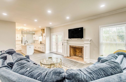 Florence House | 3-Story Home w/Private Backyard in Florence!