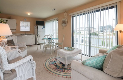 South Nags Head House | 385 Cute 3 Bedroom Cottage in South Nags Head