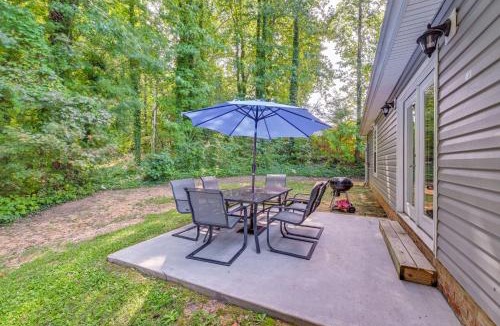Paw Creek House | 3BD House w/Quiet Living, City Access: 6Mi to DTWN