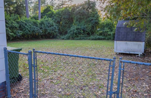 Florence House | 3BR, 1BA Home - Great Location + WiFi + Private Backyard