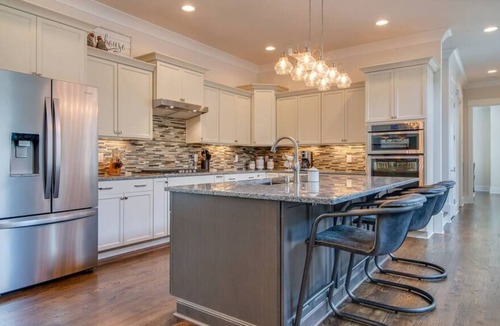 Shelby Hills House | 3mn to everything Nashville! Comfortably sleeps 12