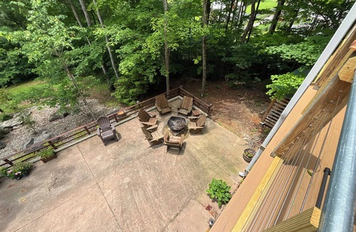 Byrdstown Cabin | 4 bed cabin in delightful Byrdstown with fitness room, WiFi, AC Boat/trl parking