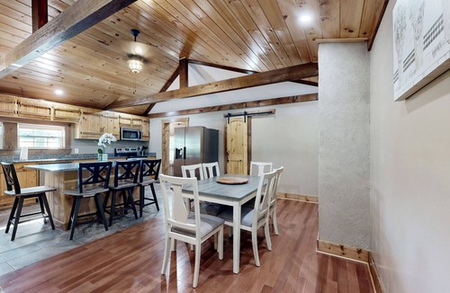 Salem House | 4 Mi to Dtwn Morganton! Family Retreat w/Patio