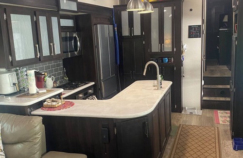 Elizabethton RV Rental | 42’ 5th wheel on the beautiful Watauga River in Elizabethton, TN