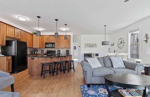 Woodland Shores House | 4BR/4.5BA, Screened Porch, Deck, Game Room & More!