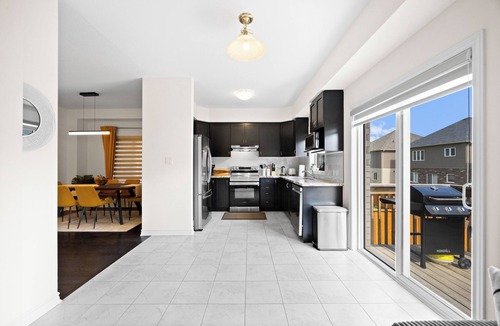 County of Brant House | 4BR Detached ~100% Private and Spotless ~PingPong
