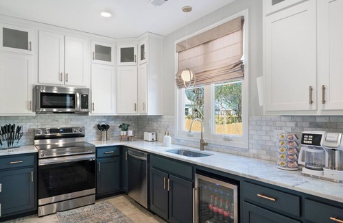Joffre House | 4BR + Game Room + Quiet Luxury + Private Outdoor