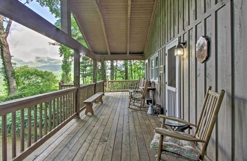 Balsam Cabin | 5-bedroom cabin in a relaxing community with stunning Mountain Views!