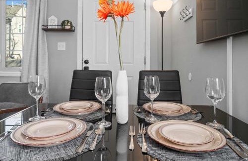 East Durham House | 5 Min to Downtown - 7 to Duke - Washer and Dryer