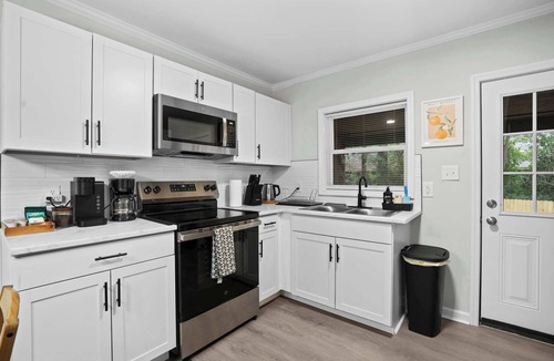 Southwest Raleigh House | 5 Min to Downtown - Desk - Fenced Yard - Wi-Fi