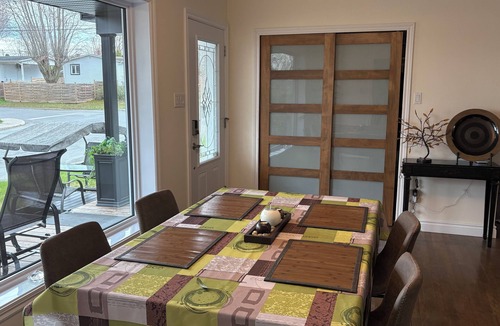 Granby House | 5 minutes from Granby Zoo with spa