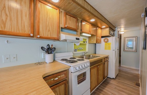Myrtle Beach Cabin | 5228 Block 3- Sleeps 6