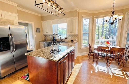 Martinez House | 5BR 3.5BA Lakefront Home, 3 Miles to Augusta National