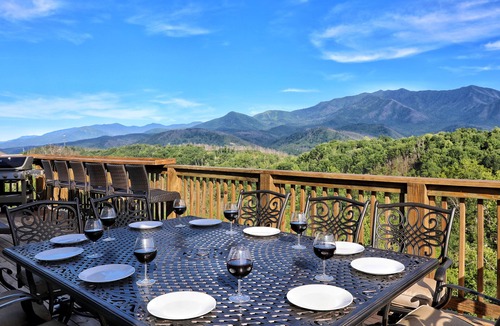 Chalet Village Cabin | 5BR Cabin/Panoramic Mt and Valley Views/Game Room + Hot Tub/Cul-de-Sac