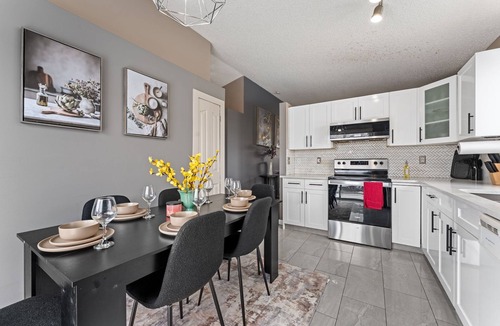 Southeast Edmonton House | 5BR Wild Rose* Meadows | AC | Garage | Sleeps 12