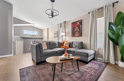 Southeast Edmonton House | 5BR Wild Rose* Meadows | AC | Garage | Sleeps 12