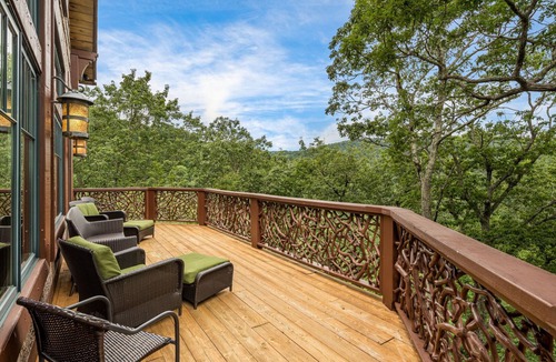 Boone House | 6,400SF Mtn Home, Views, Pool Table, Outdoor Fireplace, Near Downtown Boone, Pet Friendly