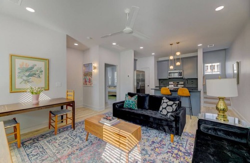 Columbia House | 6 King BRs w/SmartTVs | Across from Township