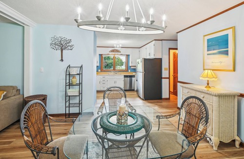 Myrtle Beach Cottage | 6 Mi to Beach: Myrtle Beach Escape w/Sunroom!