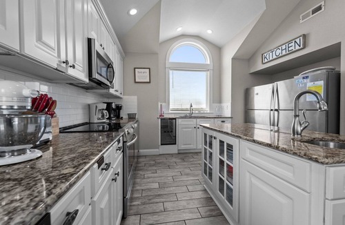 South Nags Head House | 6099-Turquoise Turtle - Nags Head Oceanfront | Pool, Hot Tub & Sleeps 16