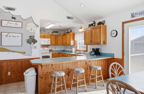 South Nags Head House | 6503-C'est Sea Bon - Ocean Views | 88 Yards to Beach | Sleeps 8