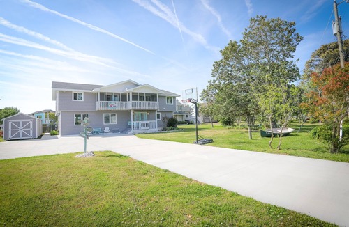 Sandbridge House | 6BR Beach + Bay Hot Tub 2 Kings EV