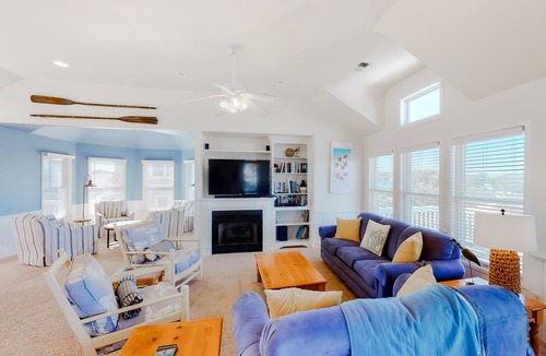 Ocean Hill House | 6BR Oceanside | Pool | Hot Tub | Balcony | Tennis