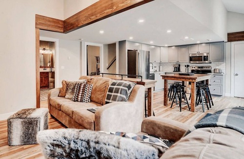 Canmore Villa | 7-Bedroom Townhome with Pool & Banff Passes