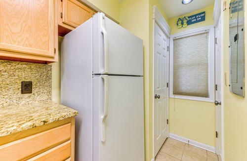 Little River Apartment | 7 Mi to North Myrtle Beach: Condo w/Pool Access