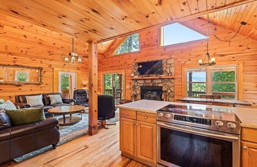 Maggie Valley Cabin | A Backdrop Dream - 3BR/3BA Log Home, Hot Tub, Firepit