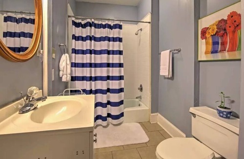 East Durham House | A Cozy Pet Friendly close to Downtown 4.4 miles to Duke Hospital