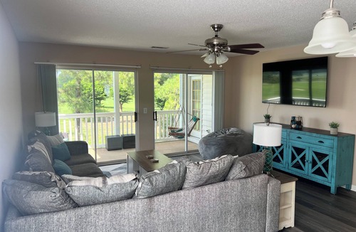 Waterford Plantation Condo | A Home Away from Home: 2-bdrm condo in Myrtle Beach w/amazing golf course view