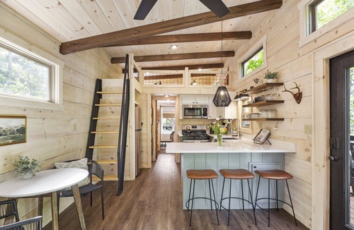Oconee County Cabin | A Lakefront Tiny Cabin: Hot tub, Kayaks, SUP, Canoe, Hike, Near Jocassee