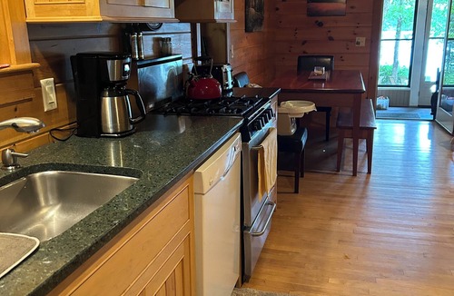 Hope Cabin | A place where memories are made! Hobbs Pond in Hope, Maine